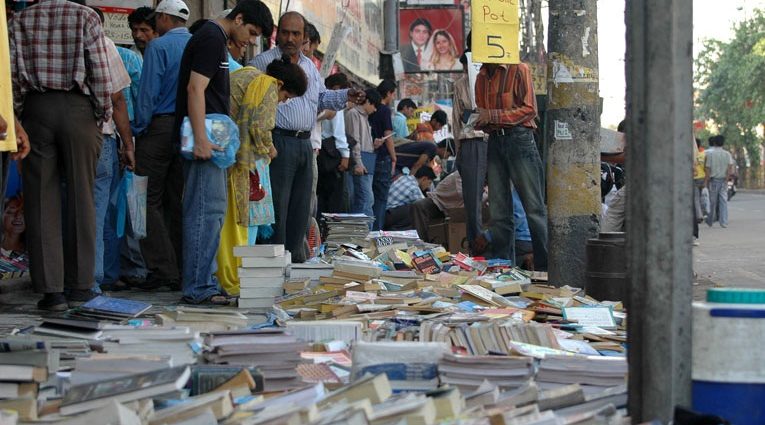 Daryaganj Sunday book market