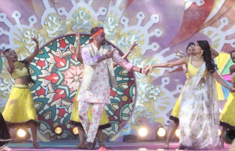 Holi 2020: When Shabir Ahluwalia continued to dance with Sriti Jha even ...